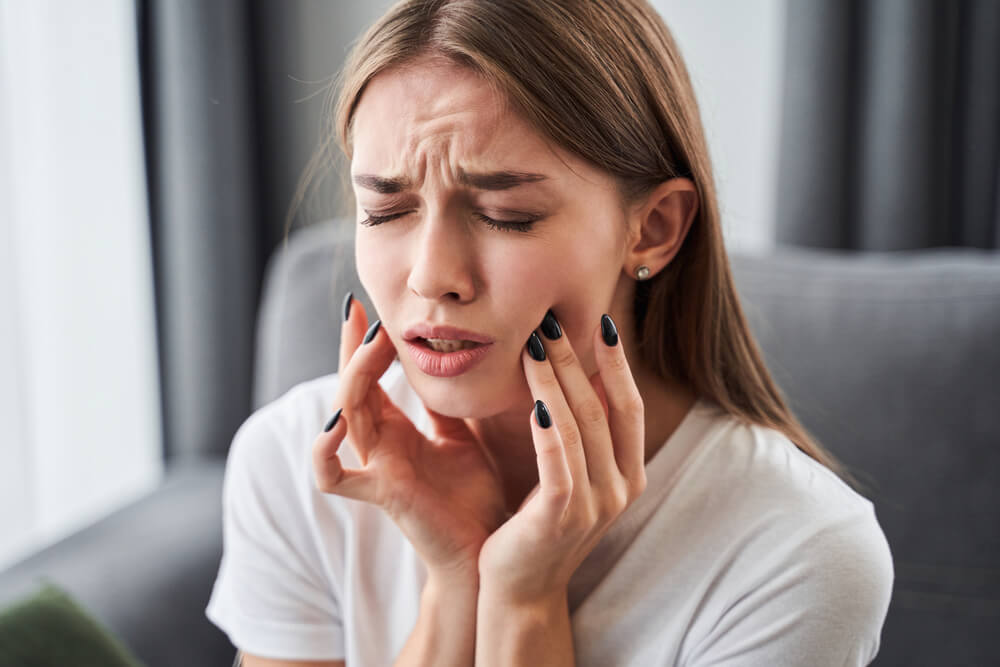 BITTEN TONGUE OR LIP